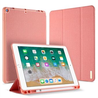 DUX DUCIS DOMO-serie Tri-fold Stand PU-leer Smart Auto Wake / Sleep Cover met pengroef voor iPad 9,7-inch (2018) / (2017)