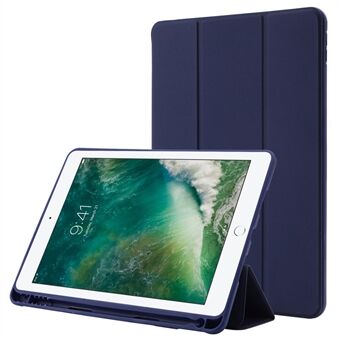 Voor iPad 10.2 (2021) / (2020) / (2019) Skin-touch gevoel PU-leer + TPU Tri-fold Stand Cover Anti-drop tablethoes met pensleuf