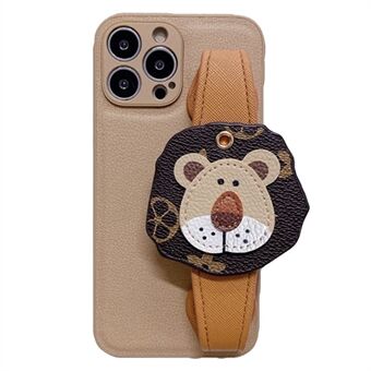 Voor iPhone 13 Pro Max 6,7 inch achterkant PU-leer gecoate TPU-schaal met Cartoon Lion-polsband