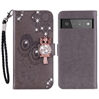 Bling Rhinestone Decor Geïmpregneerd Uil Bloemenpatroon Leren Hoesje met Stand Wallet voor Google Pixel 6.